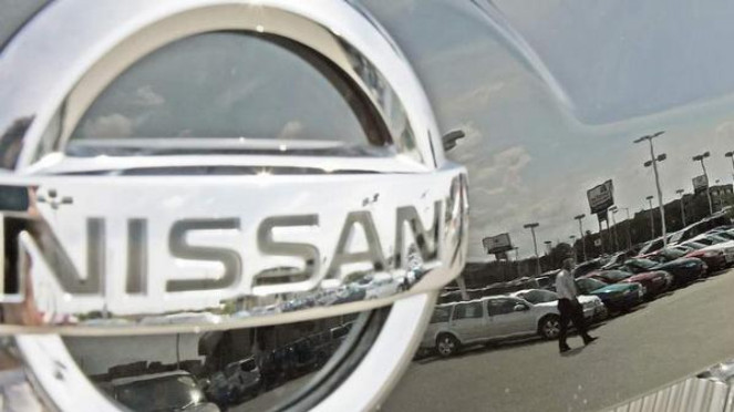 Logo Nissan