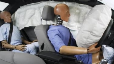 Kantung udara (airbag).