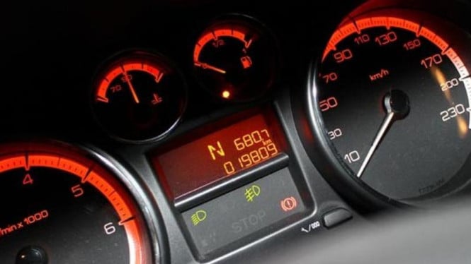 Aki Mobil Bermasalah saat Perjalanan, Apa yang Harus Dilakukan?