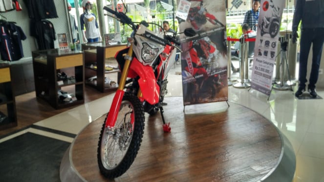 Honda CRF150L.