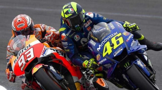 Marc Marquez (kiri) dan Valentino Rossi.