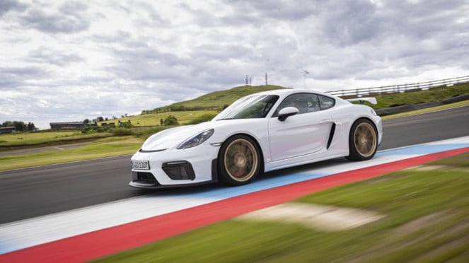 Porsche 718 Cayman GT4