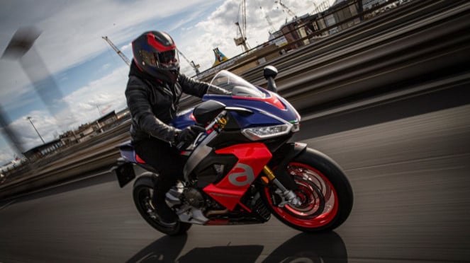 Moge Aprilia RS 660.