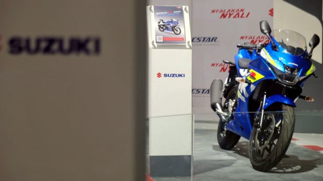 Suzuki GSX R150 di Jakarta Auto Week 2022.