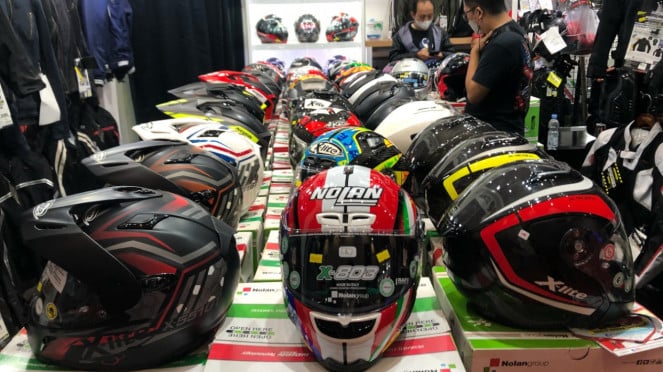 Ilustrasi helm motor