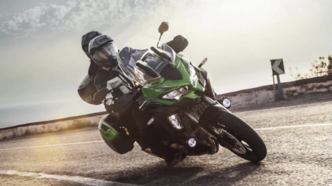 Ilustrasi gambar motor Kawasaki Versys 650 terbaru