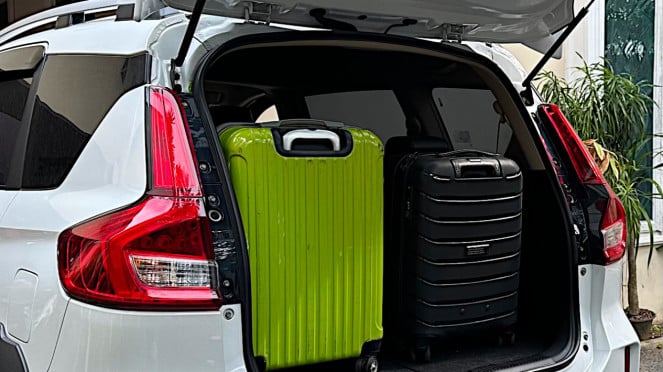VIVA Otomotif: Ilustrasi menyusun barang di dalam mobil