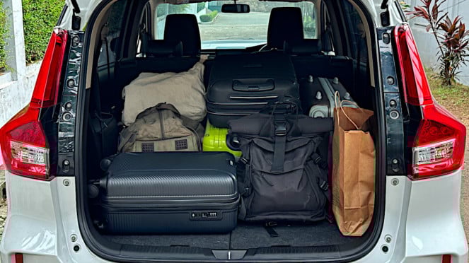 VIVA Otomotif: Ilustrasi menyusun barang di dalam mobil