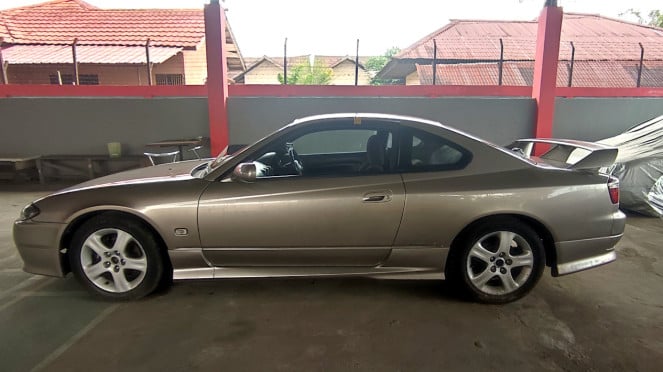 Lelang Nissan Silvia S15