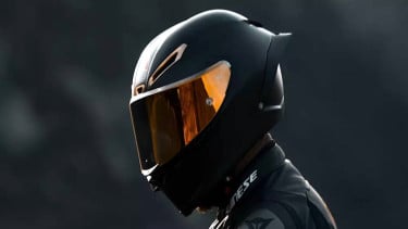 Panduan Lengkap Memilih Helm Motor Karbon Fiber, Tips Aman dan Stylish