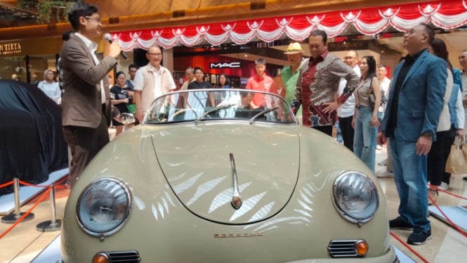 Pameran mobil klasik 'Legendary Automobile Showcase : An Exhibition of Elegance'