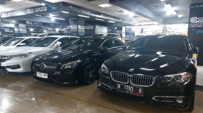 Sentra mobil bekas WTC Manggadua