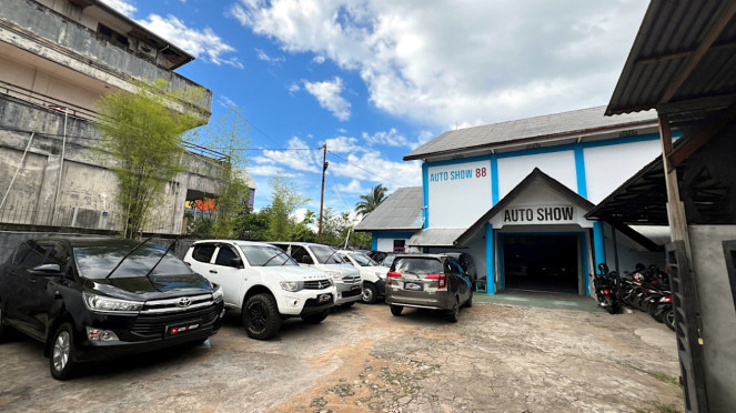 showroom mobil bekas