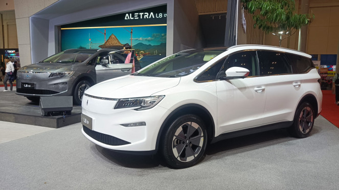 Mobil listrik Aletra L8