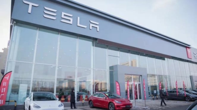 Diler Tesla di China