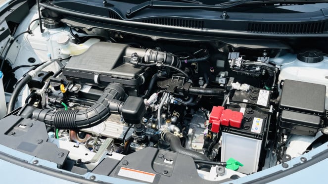 Kap mesin Suzuki Fronx