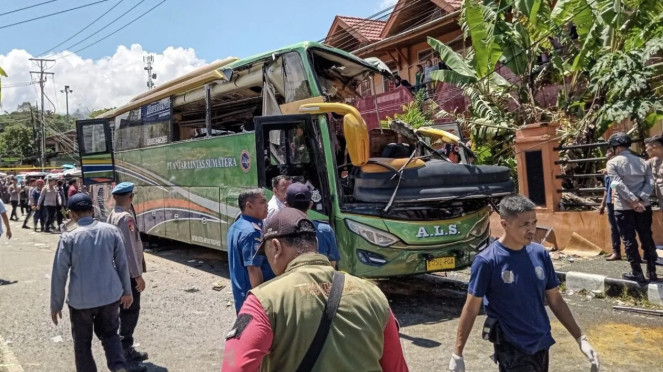Bus ALS yang mengalami kecelakaan di Padang Panjang tewaskan 12 orang