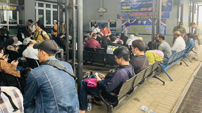 Antrean bayar pajak kendaraan