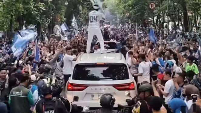 Dedi Mulyadi pakai Lexus LX 600 rayakan kemenangan Persib