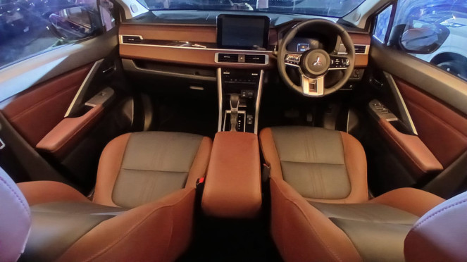 Interior Mitsubishi New Xpander Cross