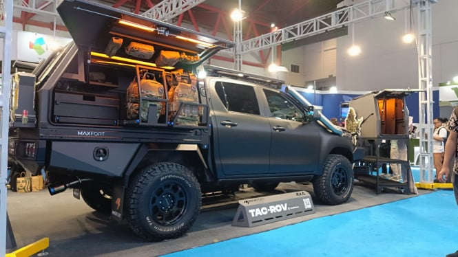 Modifikasi Mobil Pikap Jadi Serbaguna, Bisa Jualan Kopi Sampai Buat Perang