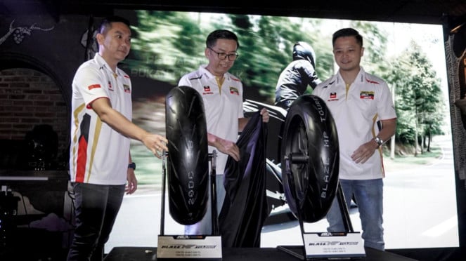 Peluncuran ban FDR Blaze MP Tourer