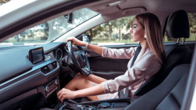 Jangan Asal Injak Pedal Gas, Ini Cara Mengendarai Mobil Matik yang Benar Khusus Pemula