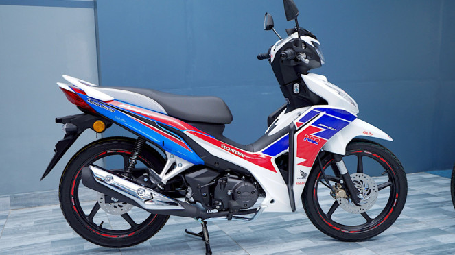Honda Dash 125 warna HRC White