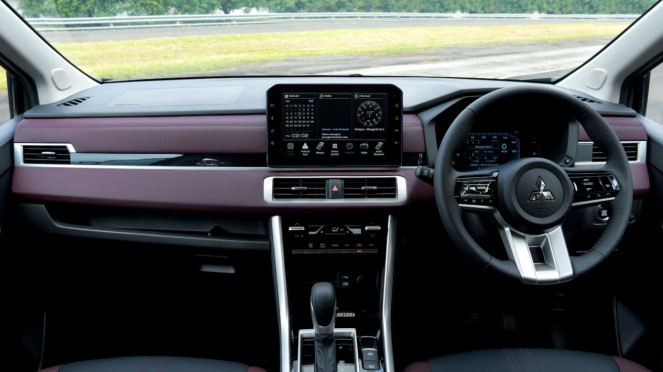 Interior New Mitsubishi Xpander Cross CVT