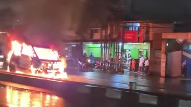 Mobil Listrik Wuling Hangus Terbakar di Bandung