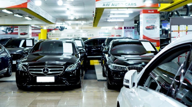 Bursa Mobil WTC Mangga Dua