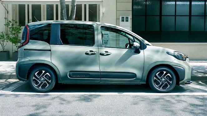 Toyota Sienta baru