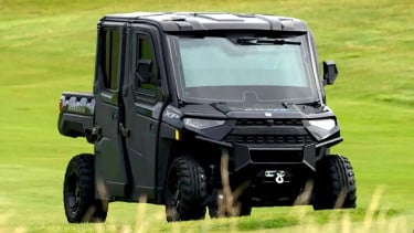 Sangarnya Mobil Donald Trump saat Main Golf