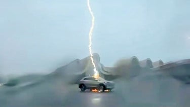 Begini Kondisi Mobil Listrik BYD Usai Tiga Kali Tersambar Petir