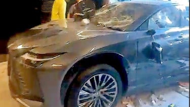 Lexus Milik Sahroni Hancur Dirusak Massa, Kaget Lihat Harganya