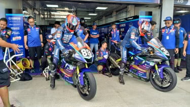 Ditabrak dari Belakang, Yamaha R6 Wahyu Nugroho Rusak Parah di ARRC Mandalika 2025