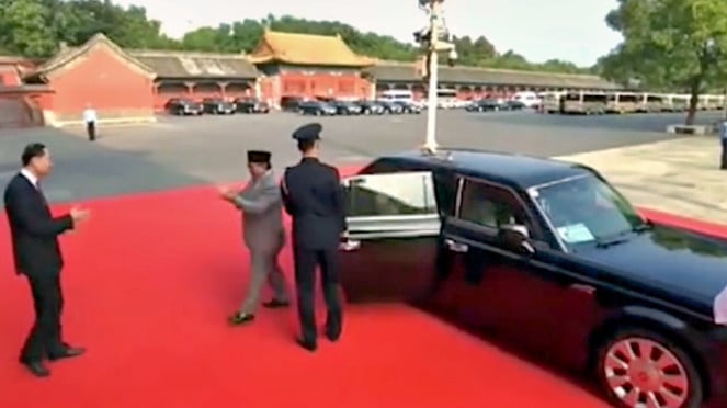 Mobil yang ditumpangi Presiden Prabowo saat kunjungan ke China.
