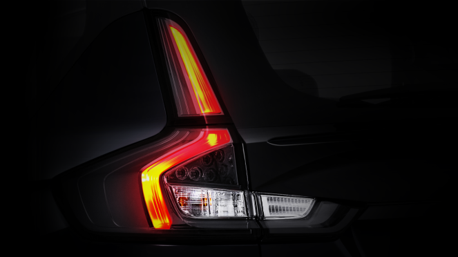 Teaser Suzuki New XL7 Hybrid Alpha Kuro