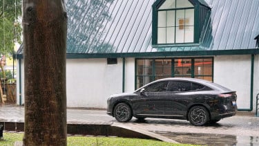 Daftar Harga, Jarak Tempuh dan Promo Mobil Listrik GAC Aion