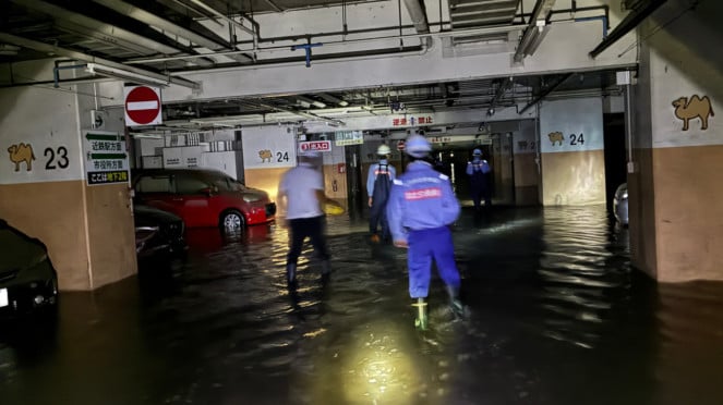 Mobil-mobil mewah korban banjir di Jepang
