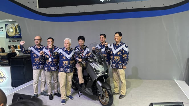Yamaha Resmi Luncurkan XMAX Connected TechMAX di IMOS 2025