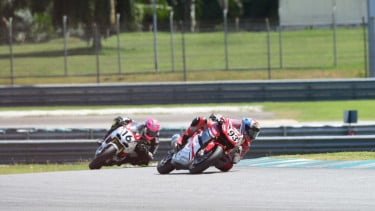 Pembalap AHRT Kibarkan Merah Putih di Sirkuit Sepang