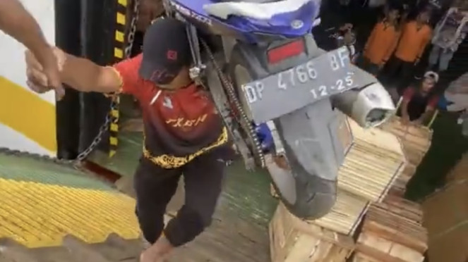 Buruh pelabuhan angkat motor 118 Kg
