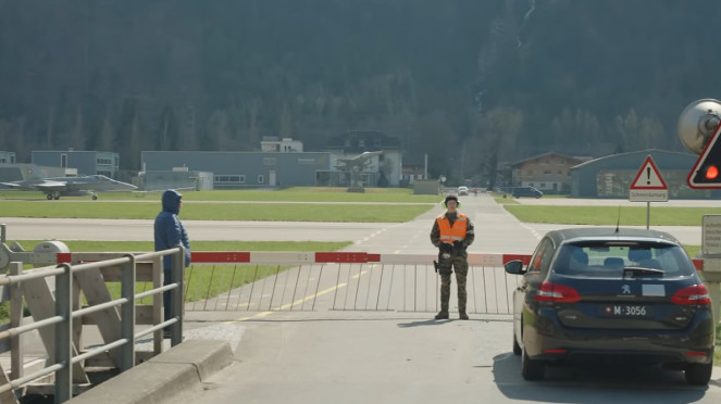 Ada Pangkalan Militer di Dunia yang Bisa Dilintasi Mobil