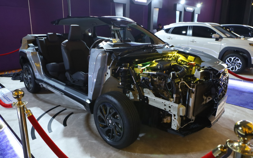 Terungkap, Ternyata Ini Rahasia Hemat BBM Suzuki Fronx Buatan Indonesia