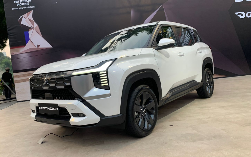 Galeri Foto : Intip Lebih Dekat Mitsubishi Destinator, Apakah Lega dan Fitur Komplet?