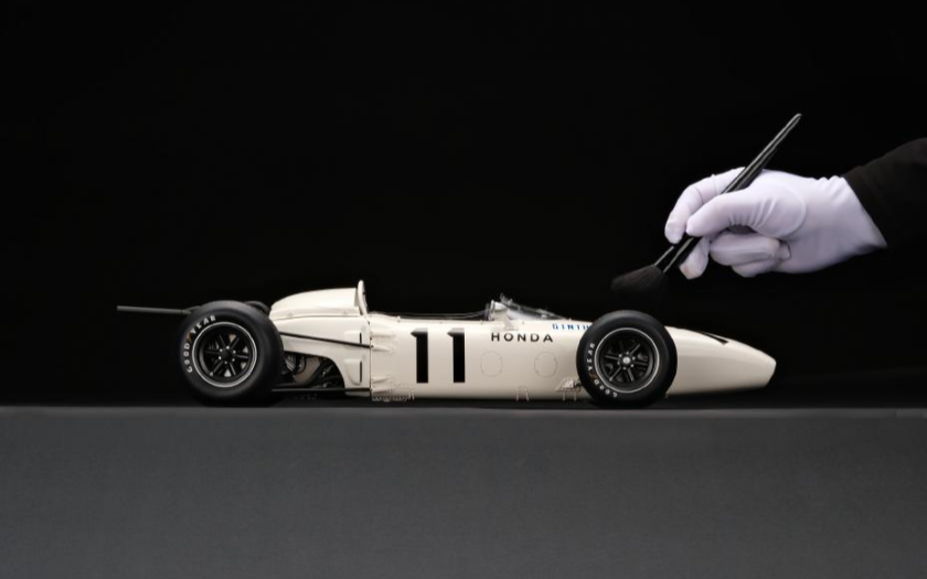 Langka Nih, HRC Rilis Miniatur Mobil Balap F1 Honda RA272, Stok Sangat Terbatas