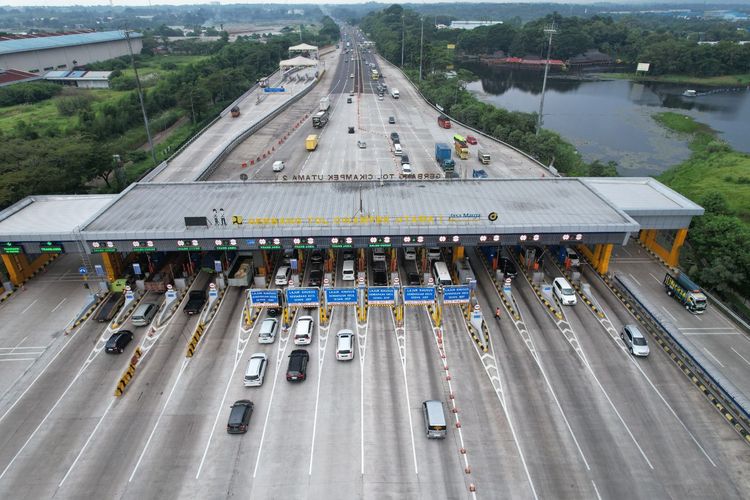 marka chevron, keselamatan lalu lintas, reducing marking, pengurangan kecepatan, Apa Itu Marka Chevron di Jalan Tol? Panduan Lengkap Untuk Pengemudi