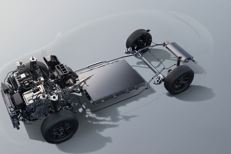 mobil china, plug in hybrid, PHEV, BYD seal, BYD Luncurkan Seal PHEV, Sekali Isi Bensin Bisa Tempuh Jarak 2.000 Km