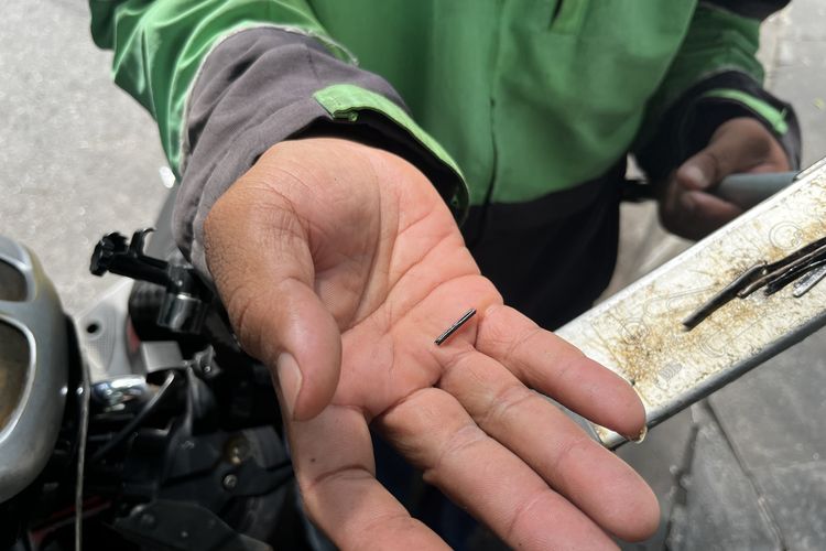 Ranjau paku, keamanan jalan, Usmanto, pengendara Jakarta, Ranjau Paku: Ancaman Serius Bagi Pengendara di Jakarta